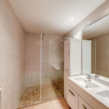 L'amiral Apartment